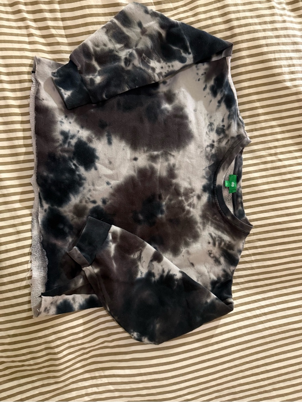 Cropped Tie-Dye Crewneck Sweatshirt - Black & Grays